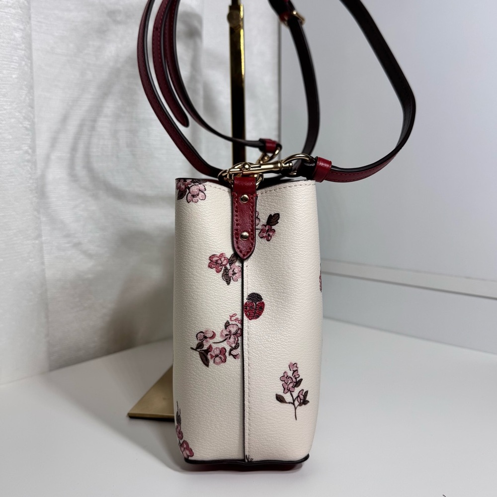 โฃ๏ธSOLD - Coach Mini Town Bucket Bag with Ladybug Floral Print - Picture 3 of 11